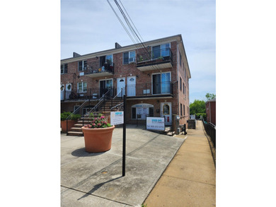 good location 4familles, 1FL Dr, office , back to 1br 1beth - photo 1