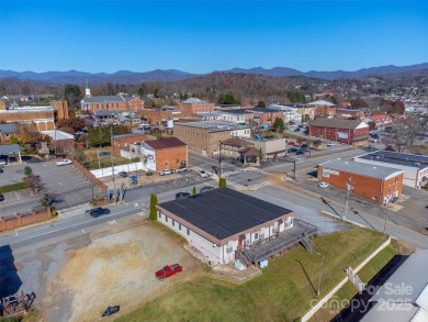 Outstanding commercial opportunity in downtown Franklin, NC!