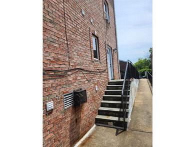 good location 4familles, 1FL Dr, office , back to 1br 1beth - photo 3