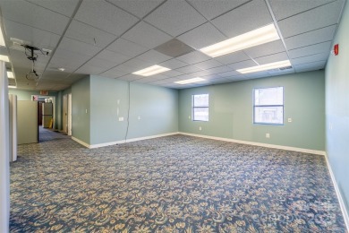 Outstanding commercial opportunity in downtown Franklin, NC!