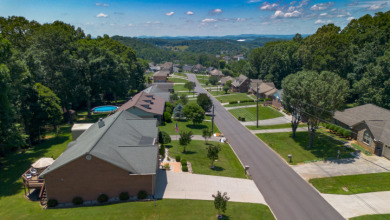 ESTATE SALE -- SPACIOUS ALL-BRICK HOME IN HIGHLAND FOREST - photo 4