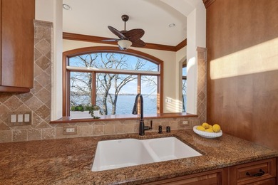 Custom-built with exceptional craftsmanship and finishes - photo 17