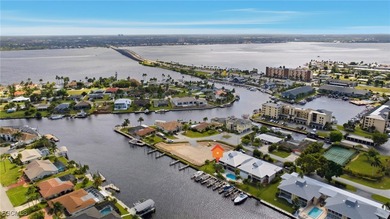 Caloosahatchee River Condo For Sale in Cape Coral Florida