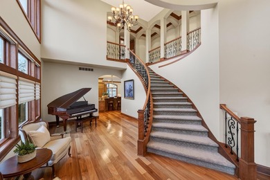 Custom-built with exceptional craftsmanship and finishes - photo 26