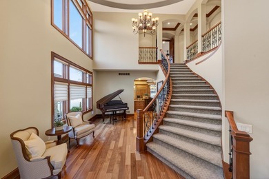 Custom-built with exceptional craftsmanship and finishes - photo 30