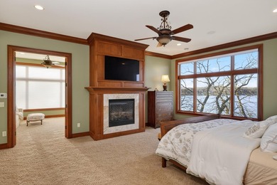 Custom-built with exceptional craftsmanship and finishes - photo 32