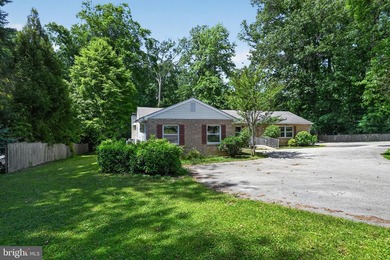 Convenient and spacious, this 4-bedroom, 2-full-bath ranch home - photo 2