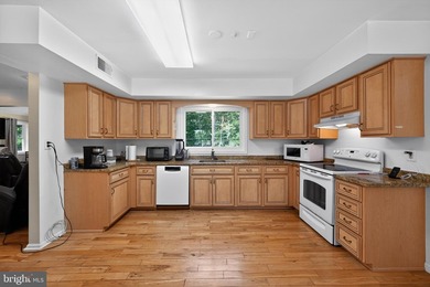 Convenient and spacious, this 4-bedroom, 2-full-bath ranch home - photo 5