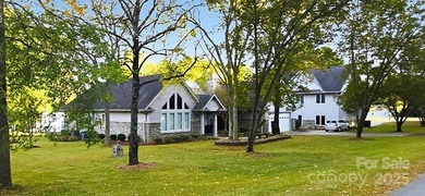 Lake Wylie Home For Sale in Lake Wylie South Carolina