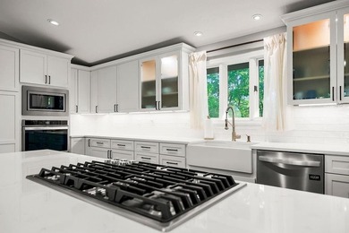 Discover this hidden gem in the exclusive gated community of - photo 8