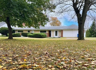 Lake Home Sale Pending in Waterford, Michigan