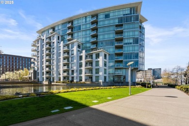 Lake Condo For Sale in Portland, Oregon