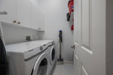 Beautifully maintained 3-bedroom, 3-bath home in the highly - photo 26