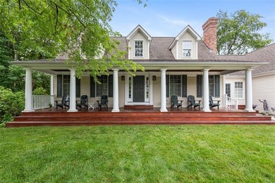 Modern Cape Cod with Southern Lowcountry flair in sought-after - photo 4