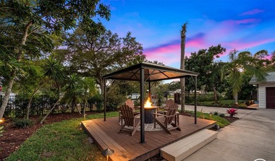 Welcome to an extraordinary private estate offering the perfect - photo 8