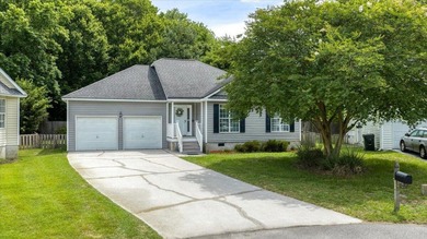 Welcome to Coastal Living at its Finest! Located just minutes - photo 3