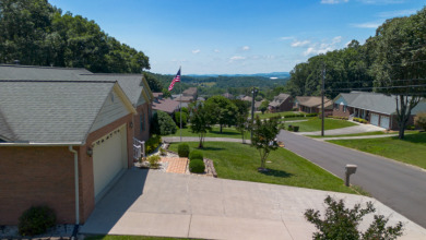 ESTATE SALE -- SPACIOUS ALL-BRICK HOME IN HIGHLAND FOREST - photo 3