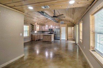 One-Owner Custom Build Near Lake Texoma - Commute-Friendly to