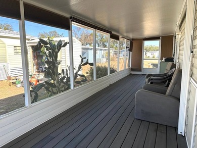 THIS BRIGHT AND UPDATED 2018 PARK MODEL OFFERS A COMFORTABLE AND - photo 28