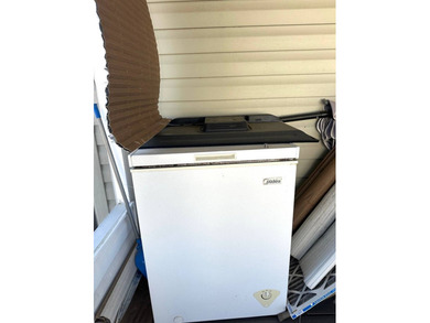 THIS BRIGHT AND UPDATED 2018 PARK MODEL OFFERS A COMFORTABLE AND - photo 31