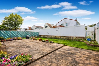 Welcome Home to 137 Laredo Ave. Located in the heart of Arden - photo 32