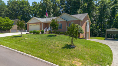 ESTATE SALE -- SPACIOUS ALL-BRICK HOME IN HIGHLAND FOREST - photo 2