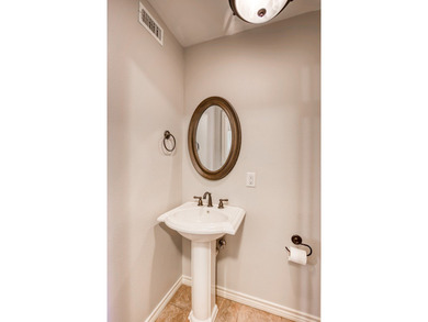 Welcome to 21966 Big Oak Drive in beautiful Flint, Texas, where - photo 18