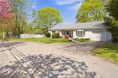 Welcome to 278 Green End Avenue, a well-maintained single-level - photo 1