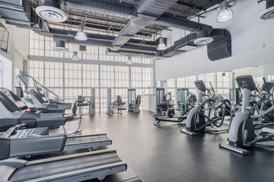 Spacious 2 bed / 2 bath unit in the heart of Brickell at Vue