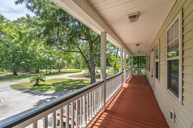 The perfect Edisto Island Home, 3 BR, 2 BA, open floor plan with - photo 4