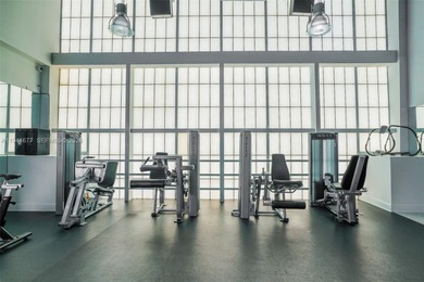 Spacious 2 bed / 2 bath unit in the heart of Brickell at Vue