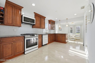 Waterfront living meets smart investing in this beautifully - photo 5