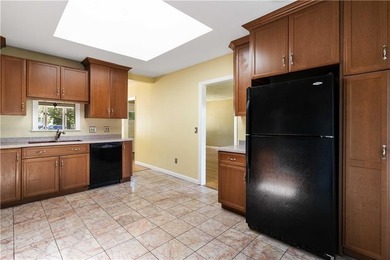 Welcome to 278 Green End Avenue, a well-maintained single-level - photo 9
