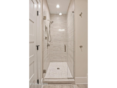 Welcome to 317 Admiral Court in Lenoir City, where modern - photo 30