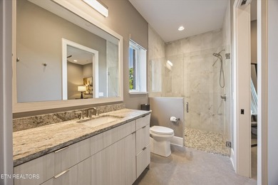 Welcome to 317 Admiral Court in Lenoir City, where modern - photo 40