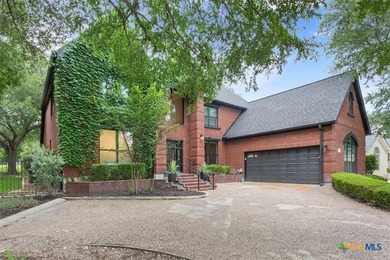 Welcome to luxury living on the Berry Creek Golf Course. Nestled - photo 4