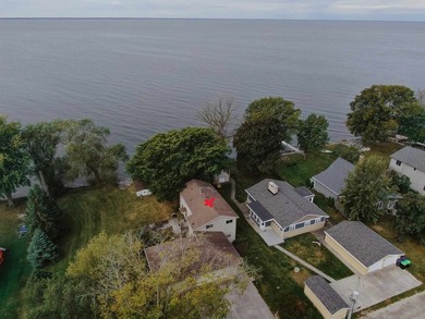 LAKE WINNEBAGO!! Rare opportunity awaits with so much to offer - photo 3