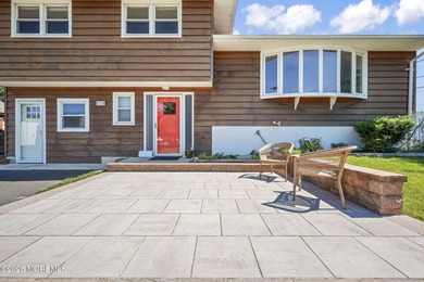 Beach living is affordable in this lovingly cared for 4 bed/2 - photo 3
