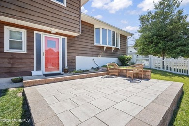 Beach living is affordable in this lovingly cared for 4 bed/2 - photo 4