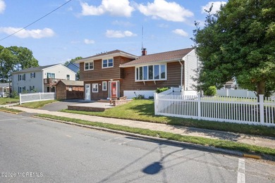 Beach living is affordable in this lovingly cared for 4 bed/2 - photo 6