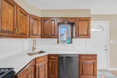 Welcome to this spacious 4-bedroom, 2-bathroom home located in - photo 9