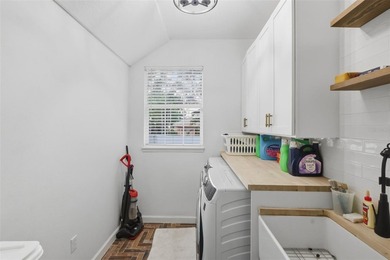 *Price Improvement!* Welcome to this stunning 5-bedroom - photo 33