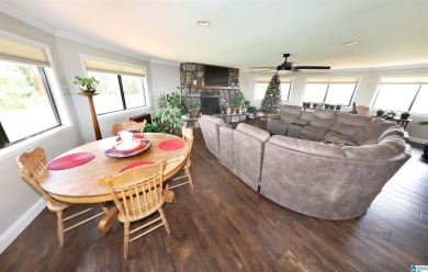 Luxury Mountain Retreat with Panoramic Views  5BR/3BA on 2 Acres