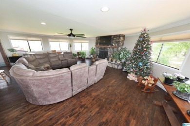 Luxury Mountain Retreat with Panoramic Views  5BR/3BA on 2 Acres