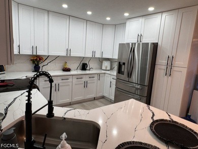 RENOVATED! CORNER UNIT! NEW ROOF! This beautifully renovated - photo 3