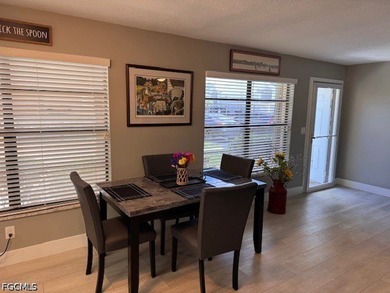 RENOVATED! CORNER UNIT! NEW ROOF! This beautifully renovated - photo 4