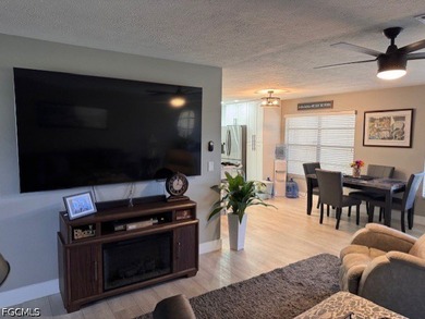 RENOVATED! CORNER UNIT! NEW ROOF! This beautifully renovated - photo 7