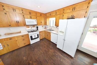 Luxury Mountain Retreat with Panoramic Views  5BR/3BA on 2 Acres