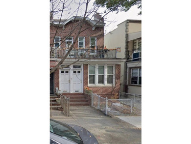 Great investment property - both units in home vacant. Separate - photo 2