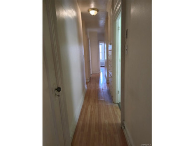 Great investment property - both units in home vacant. Separate - photo 6